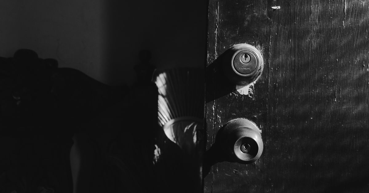 What Determines the Cost of Deadbolt Installation in Los Angeles? — A Plus Locksmith Hollywood